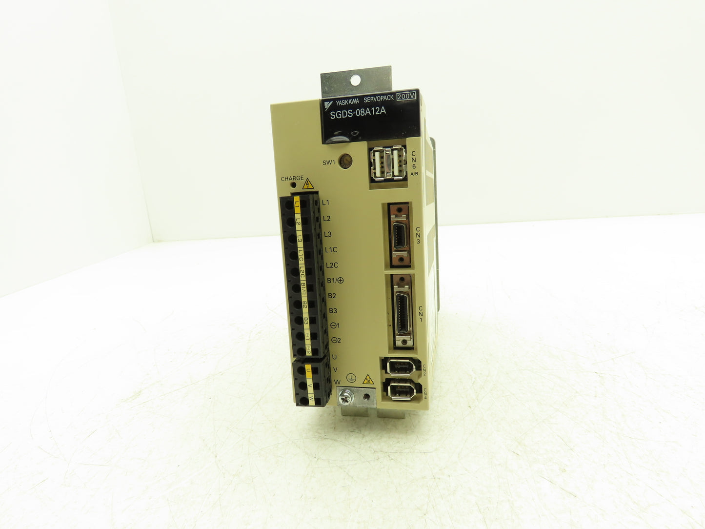 Yaskawa SGDS-08A12A AC Motor Drive 1PH 230V 8.8A In 3PH 0-230V 0-300Hz 750W Out