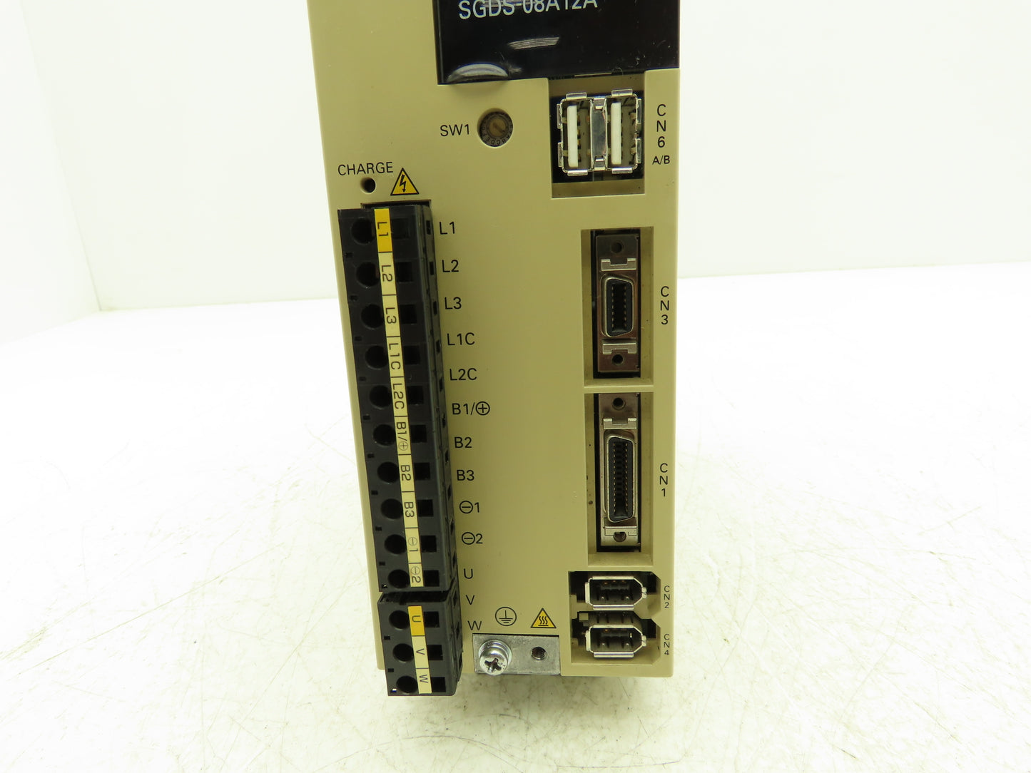 Yaskawa SGDS-08A12A AC Motor Drive 1PH 230V 8.8A In 3PH 0-230V 0-300Hz 750W Out