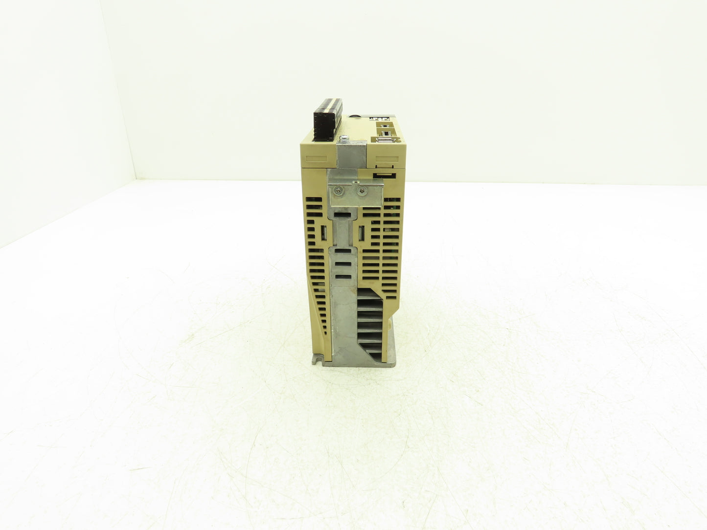 Yaskawa SGDS-08A12A AC Motor Drive 1PH 230V 8.8A In 3PH 0-230V 0-300Hz 750W Out