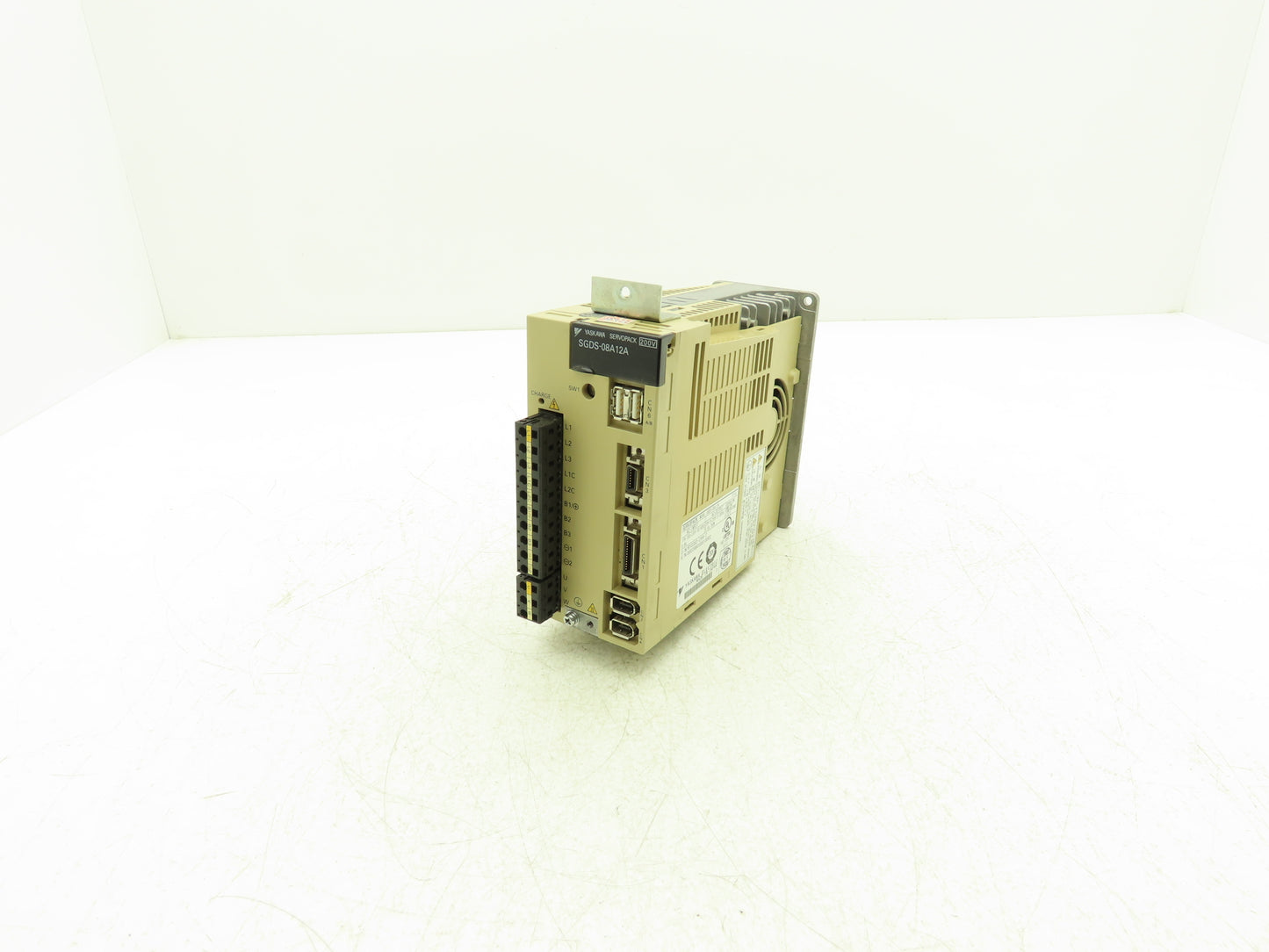 Yaskawa SGDS-08A12A AC Motor Drive 1PH 230V 8.8A In 3PH 0-230V 0-300Hz 750W Out