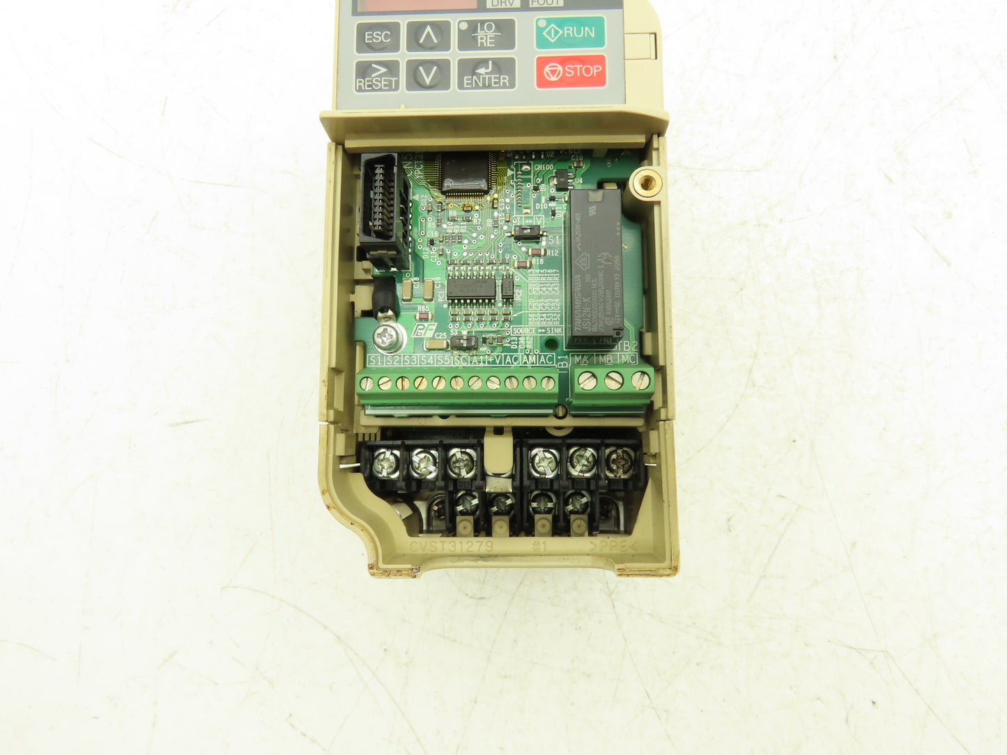 Yaskawa Compact Variable Frequency Drive 240V 3Ph In 0-240V 0-400Hz 0.4kW Out