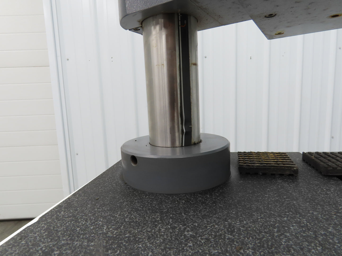 Mitutoyo Precision Granite Inspection Plate 18 x 24" Base 300mm Stand Mount