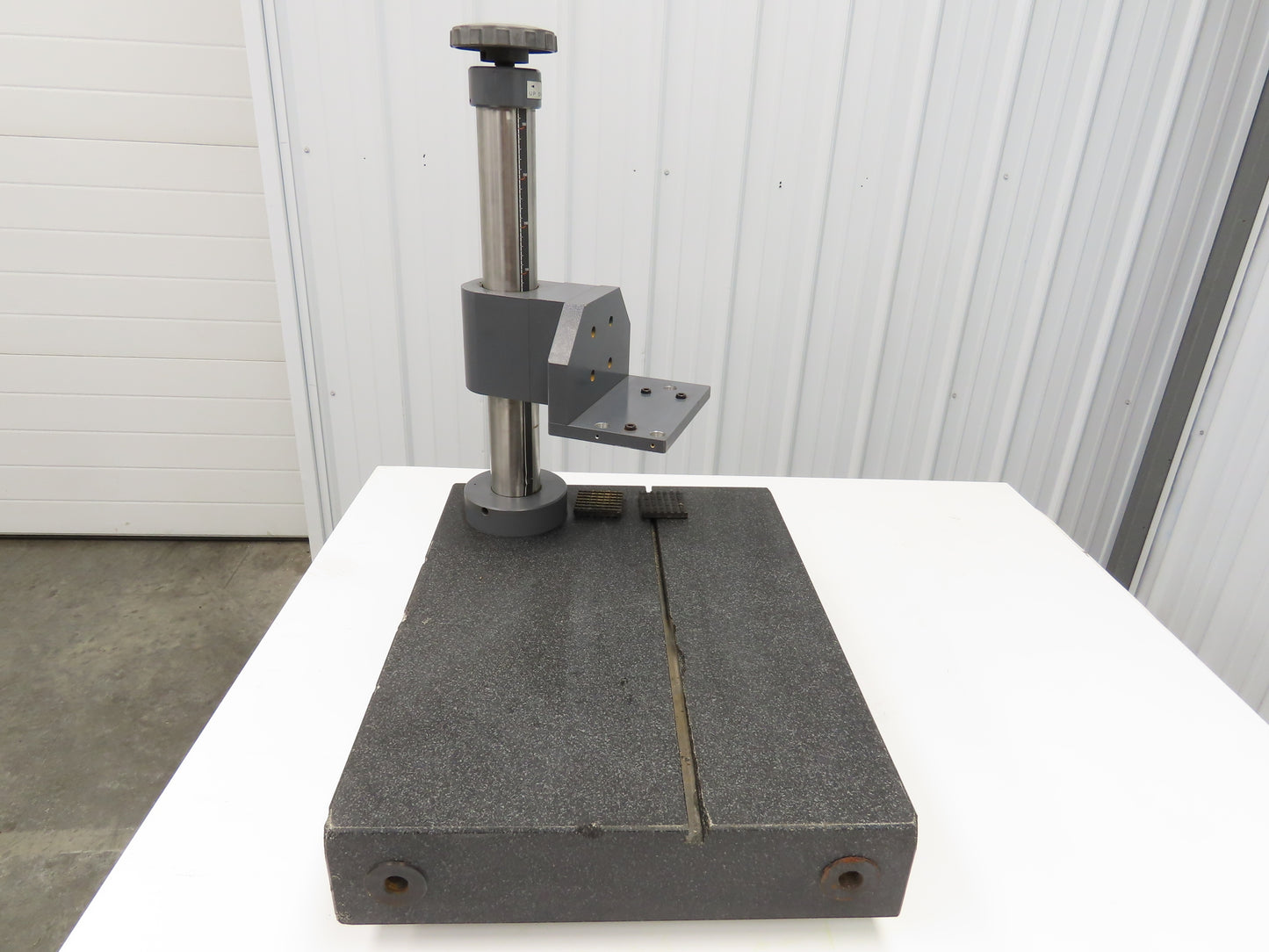 Mitutoyo Precision Granite Inspection Plate 18 x 24" Base 300mm Stand Mount
