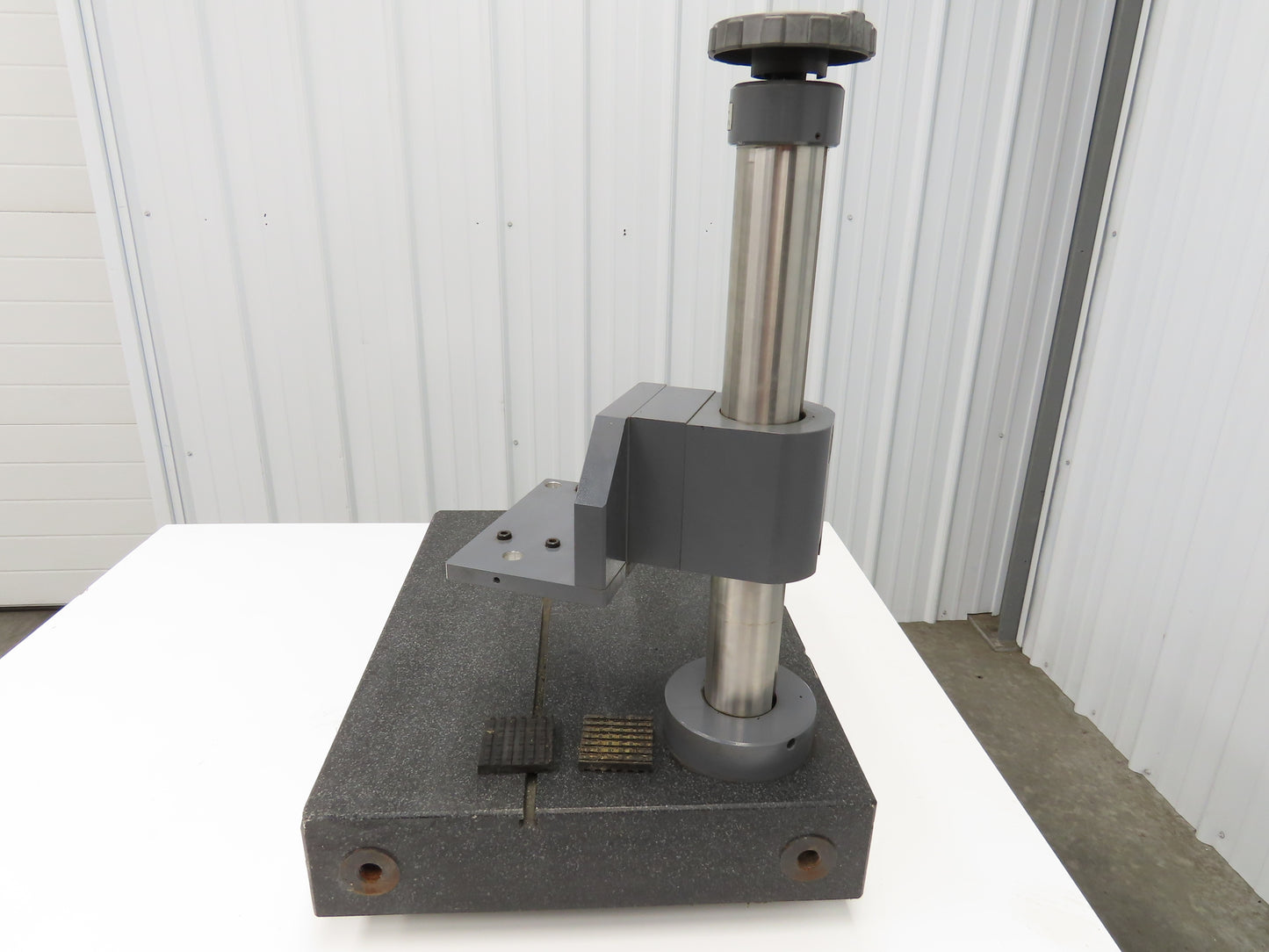 Mitutoyo Precision Granite Inspection Plate 18 x 24" Base 300mm Stand Mount