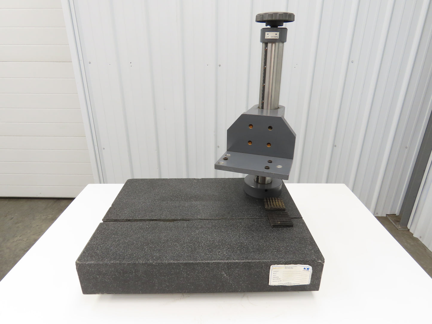 Mitutoyo Precision Granite Inspection Plate 18 x 24" Base 300mm Stand Mount