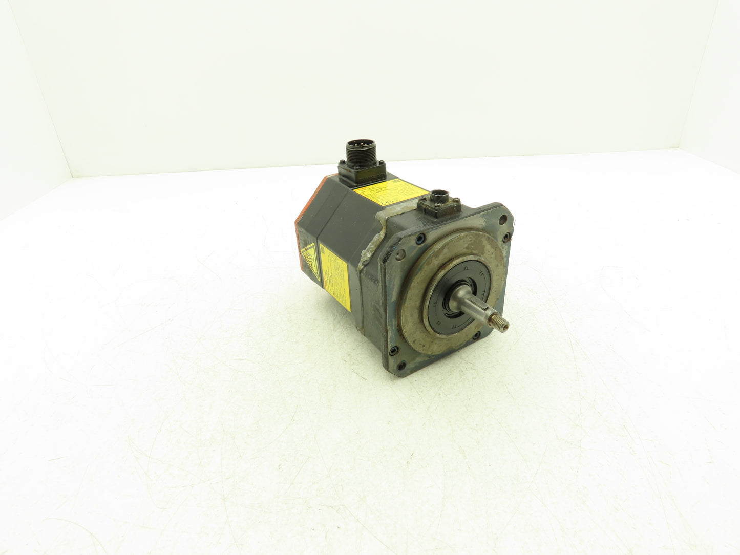 Fanuc A06B-0075-B303 AC Servo Motor 1.2kw 153V 2000rpm