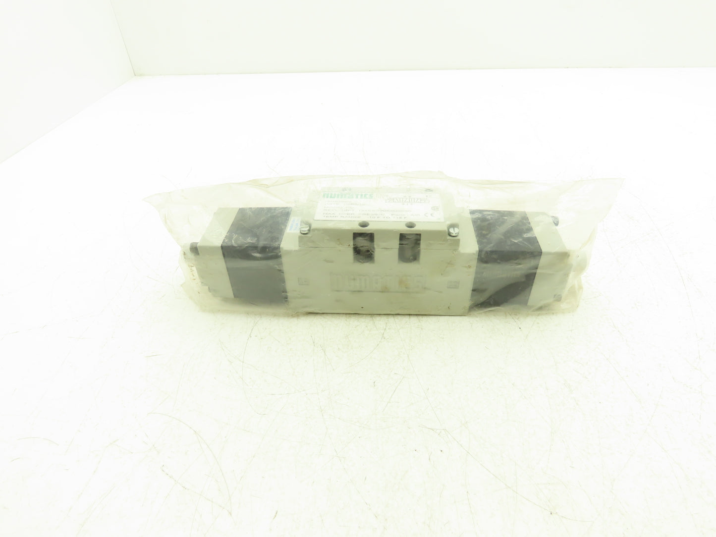 Numatics I34SS500K000030 Pneumatic Dual Solenoid Valve 3/4 Way 150 PSI 120VAC