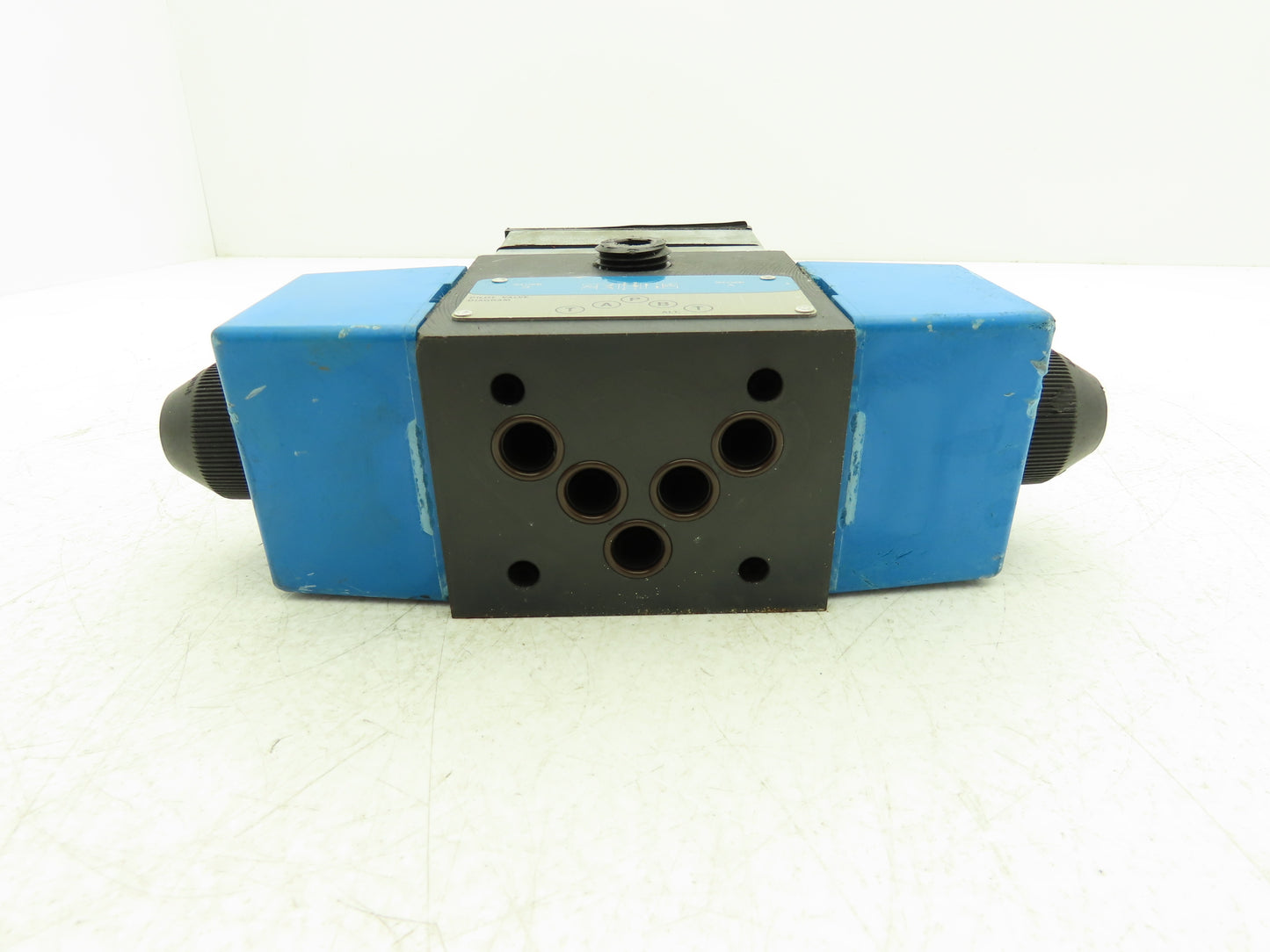 Vickers F3-PBDG4S4L-0133C-B-60 Hydraulic Directional Pilot Valve 120VAC