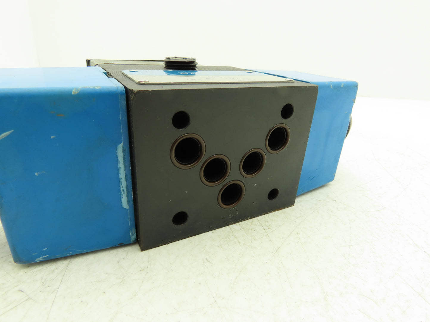 Vickers F3-PBDG4S4L-0133C-B-60 Hydraulic Directional Pilot Valve 120VAC