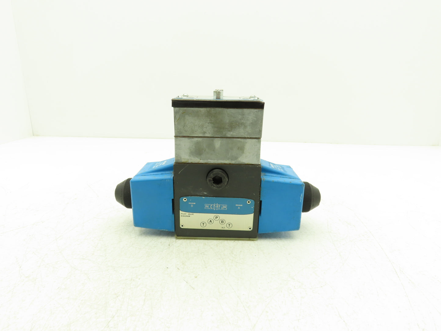 Vickers F3-PBDG4S4L-0133C-B-60 Hydraulic Directional Pilot Valve 120VAC
