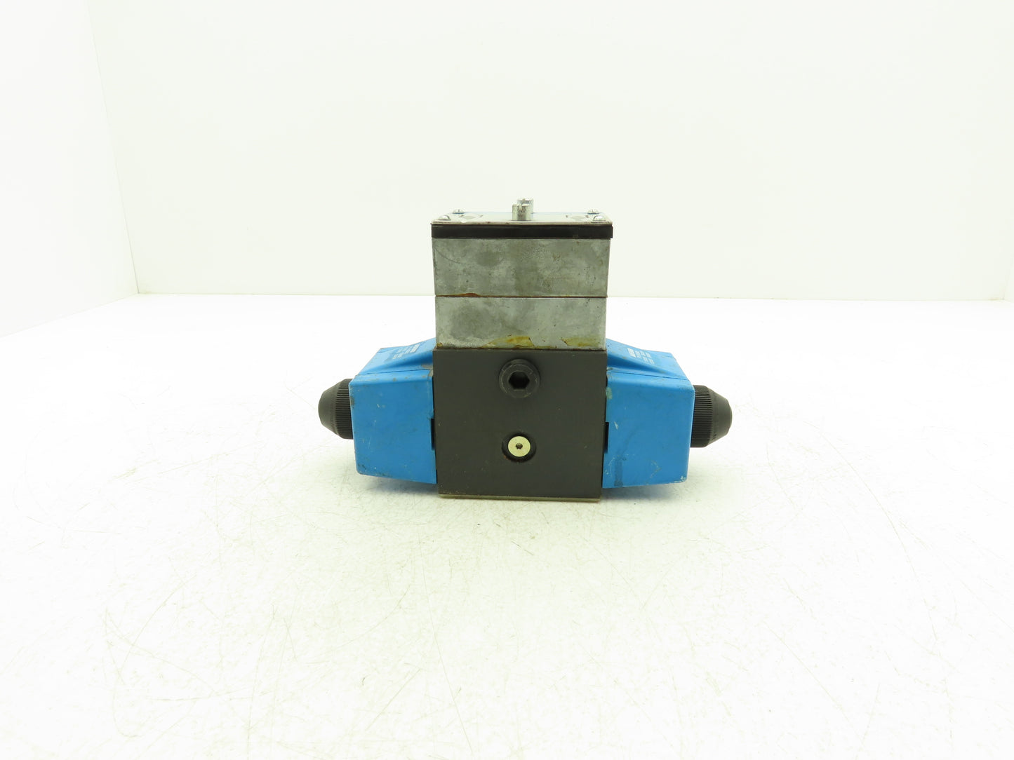 Vickers F3-PBDG4S4L-0133C-B-60 Hydraulic Directional Pilot Valve 120VAC