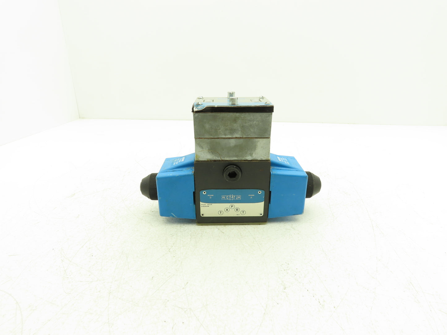 Vickers F3-PBDG4S4L-0133C-B-60 Hydraulic Directional Pilot Valve 120VAC