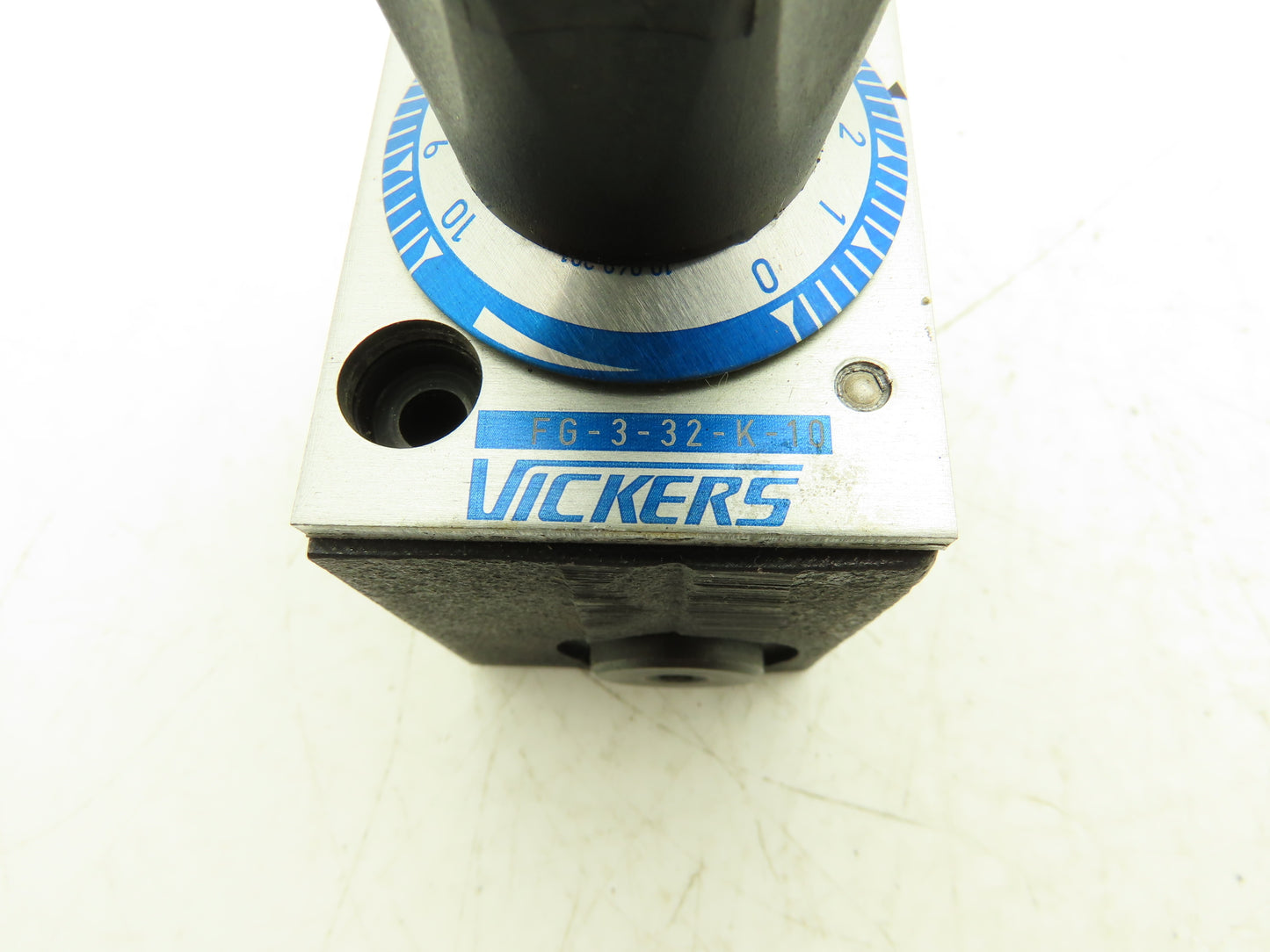 Vickers FG-3-32-K-10 Hydraulic Key Flow Control No Check Valve 3.2 lpm Size 03