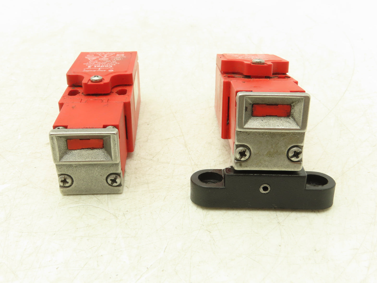 Allen Bradley 440K-C21088 Guardmaster Cadet 3 Safety Interlock Switch Lot of 2