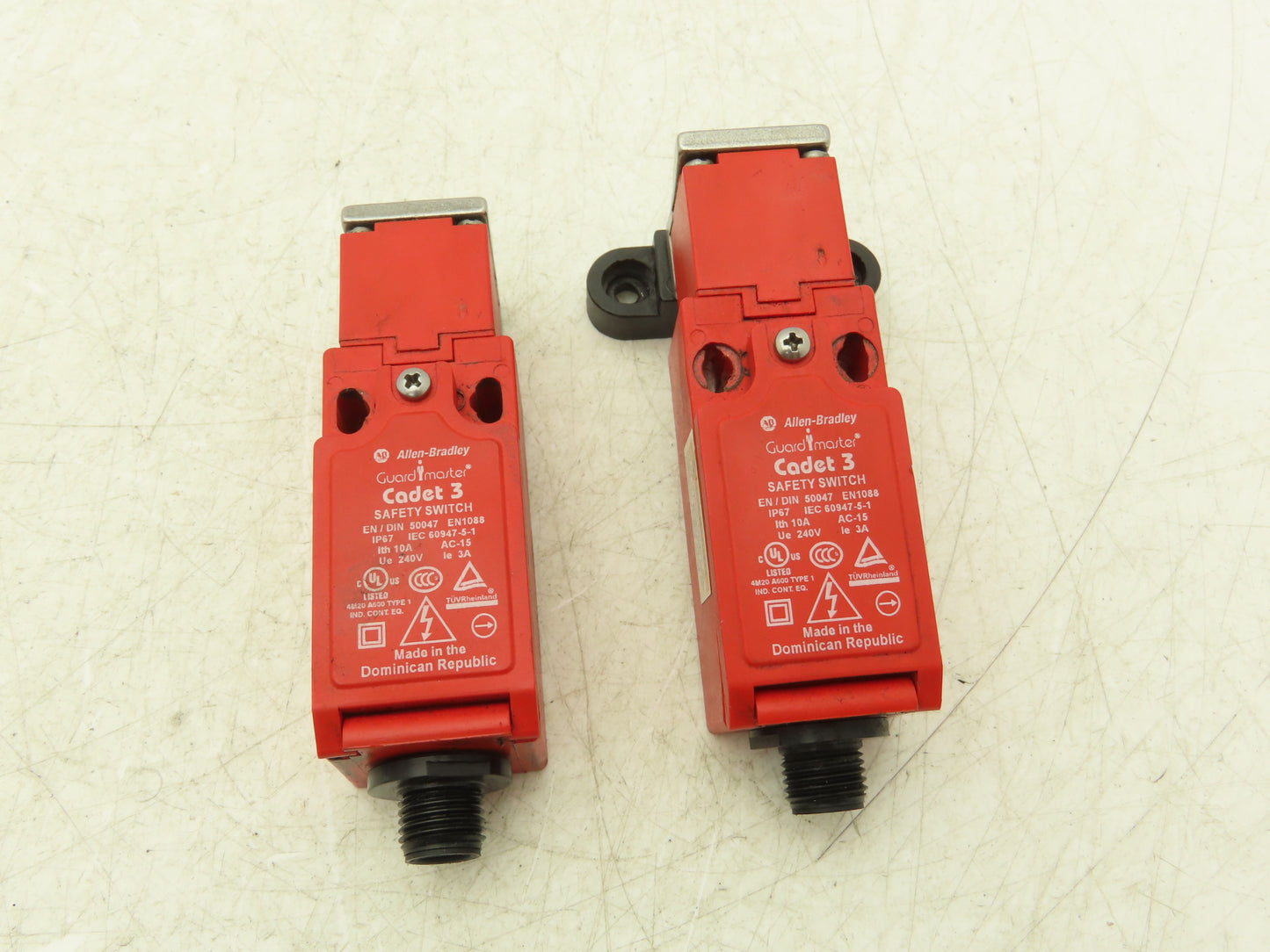 Allen Bradley 440K-C21088 Guardmaster Cadet 3 Safety Interlock Switch Lot of 2