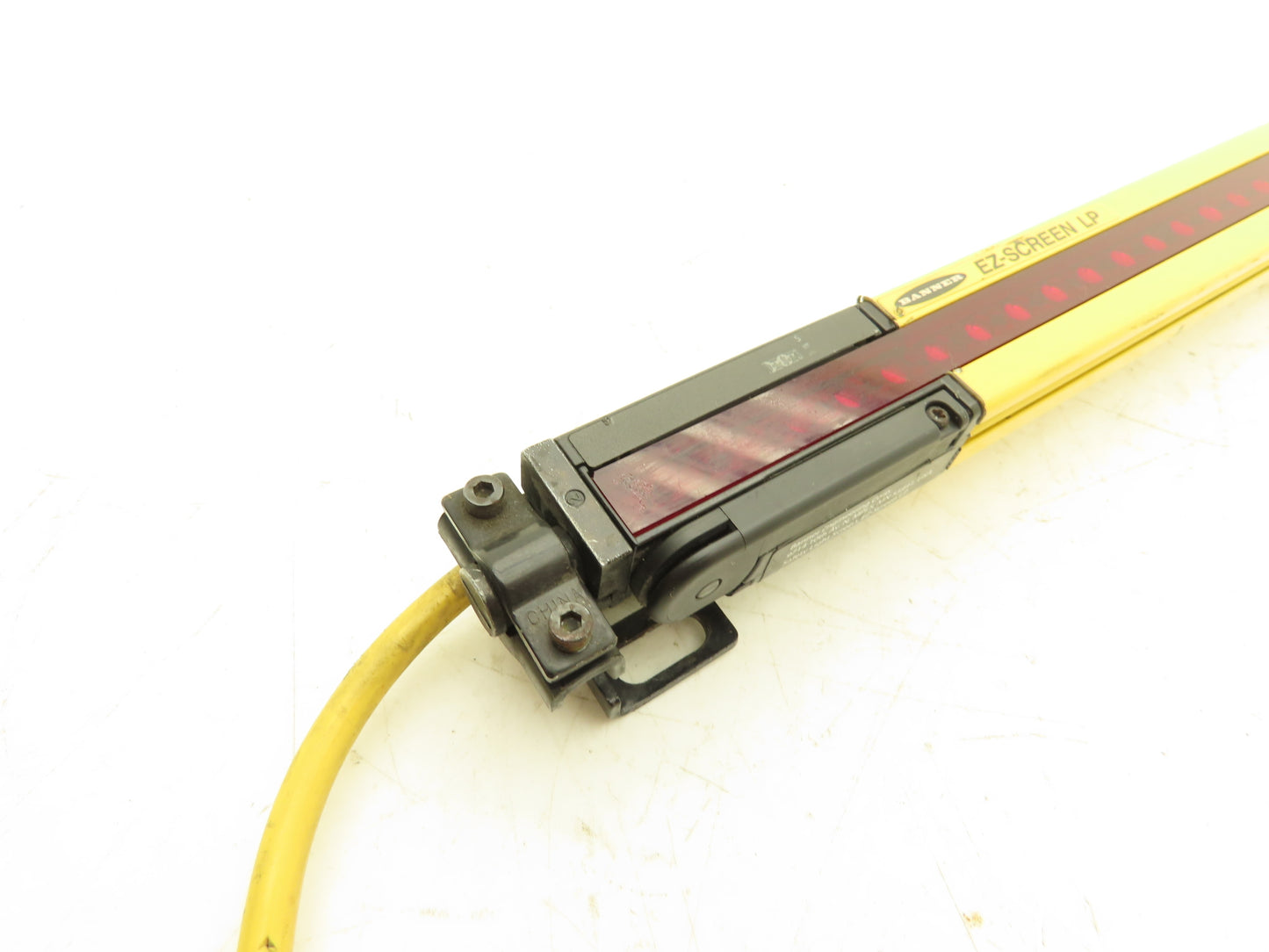 Banner SLPE14-690P8 EZ-SCREEN LP Safety Light Curtain Emitter 24VDC IP65