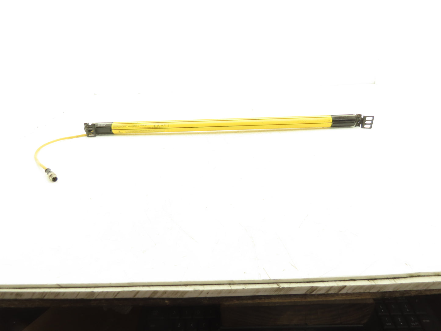 Banner SLPE14-690P8 EZ-SCREEN LP Safety Light Curtain Emitter 24VDC IP65