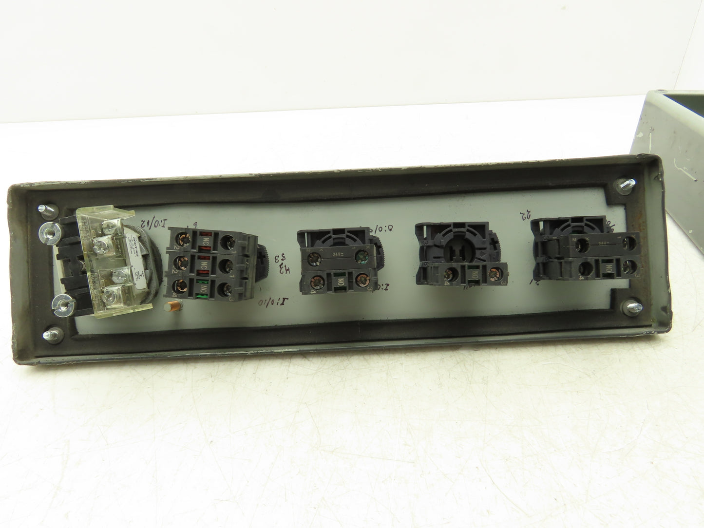 Hoffman E5PBG Pushbutton Electrical Enclosure 5 Hole 22/30mm Pushbutton E-Stop