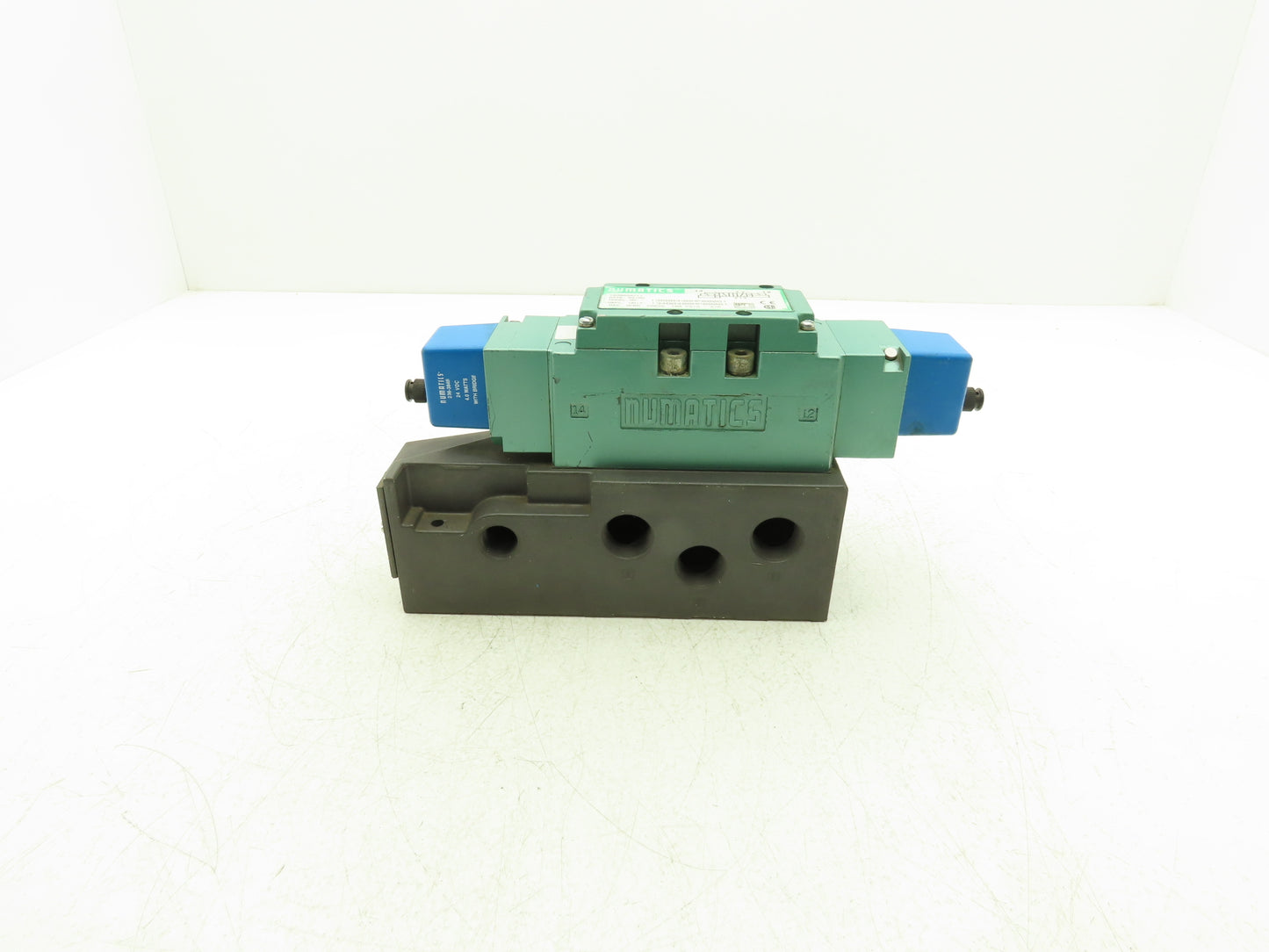 Numatics I35BB400MP00061 Pneumatic Air Solenoid Valve/Manifold Assembly