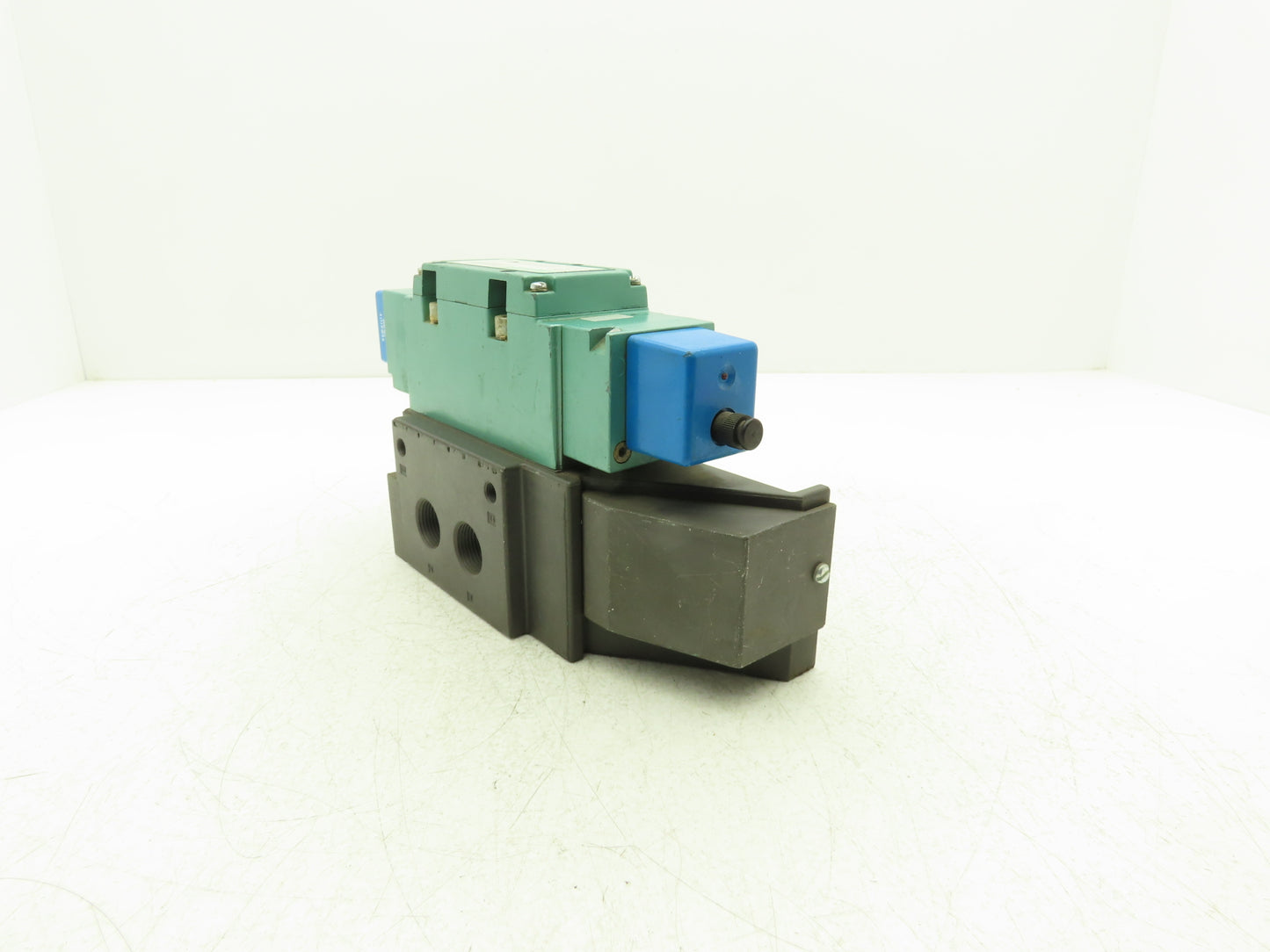 Numatics I35BB400MP00061 Pneumatic Air Solenoid Valve/Manifold Assembly