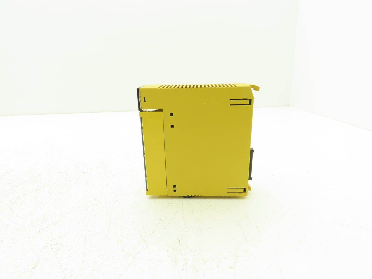 Fanuc A03B-0819-C182 I/O Input Output Module 16 Point Relay A0D16DP
