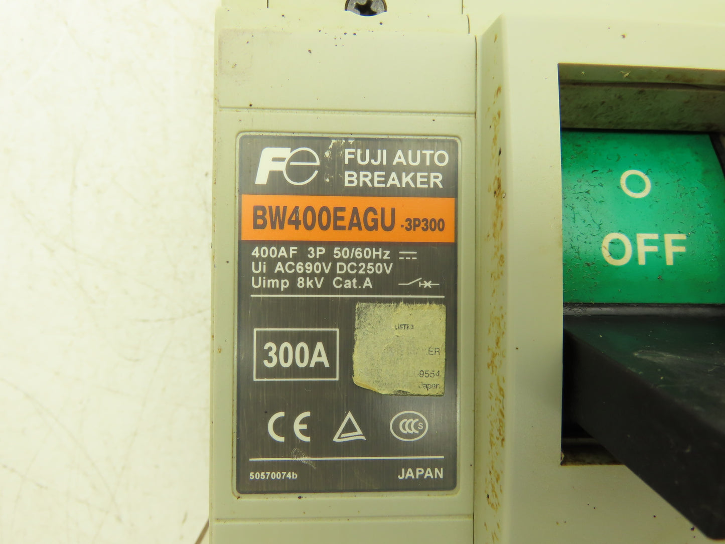 Fuji BW400EAGU 3 Pole Circuit Breaker 300 Amp 690V 250VDC Thru-Door Disconnect