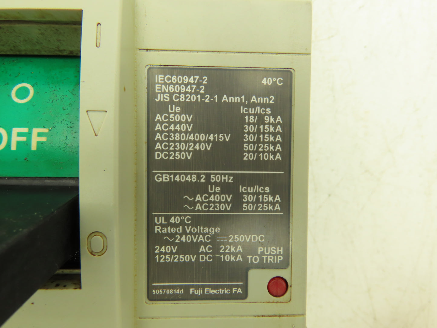 Fuji BW400EAGU 3 Pole Circuit Breaker 300 Amp 690V 250VDC Thru-Door Disconnect