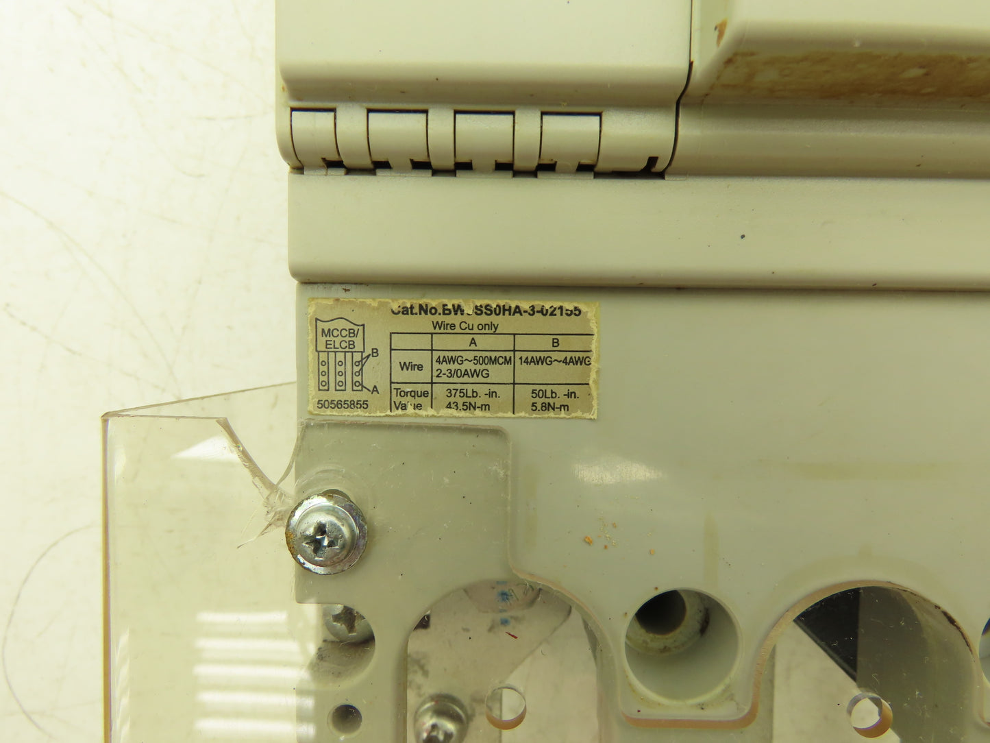 Fuji BW400EAGU 3 Pole Circuit Breaker 300 Amp 690V 250VDC Thru-Door Disconnect