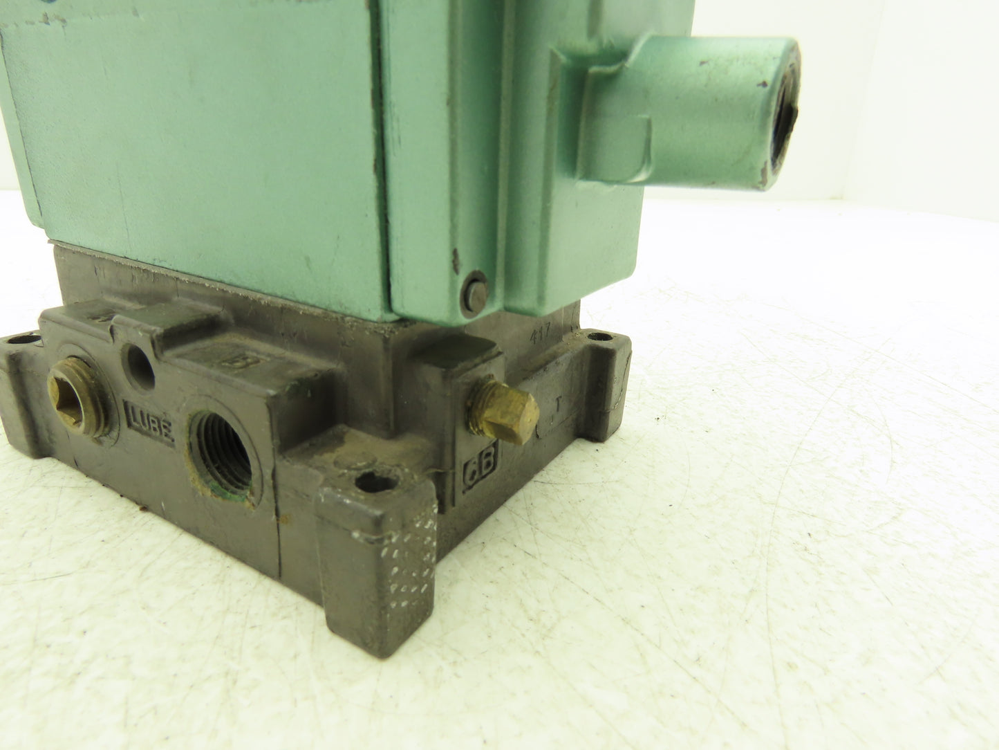 Numatics 33DFR4430 Pneumatic Air Detented Valve/Manifold Assembly