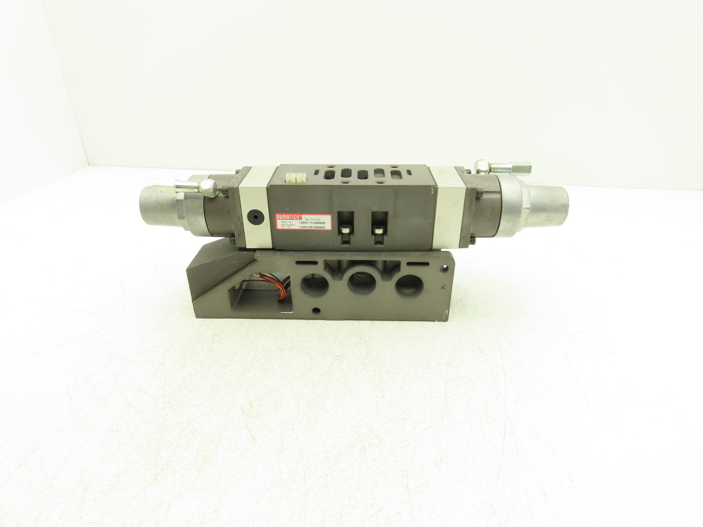 Numatics I34RQ100J000000 Pneumatic Valve Pressure Regulator Manifold Assembly