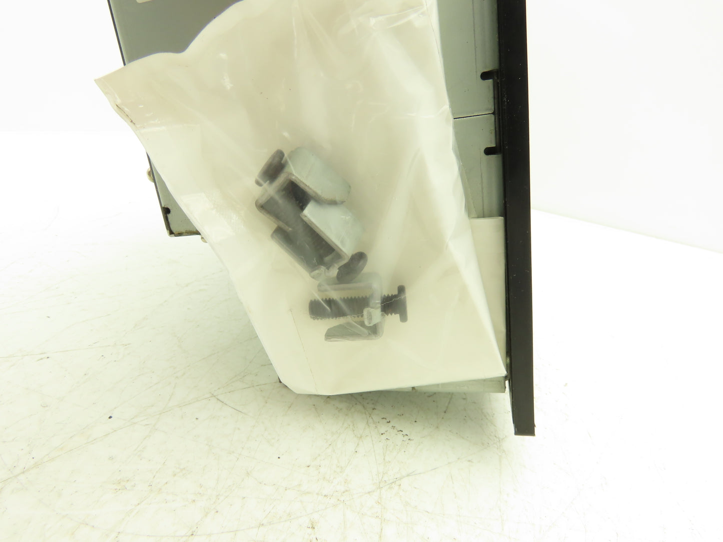 Fuji P08A1 B CNC HMI Controller Touch Screen Panel Computer 24V Windows *Read