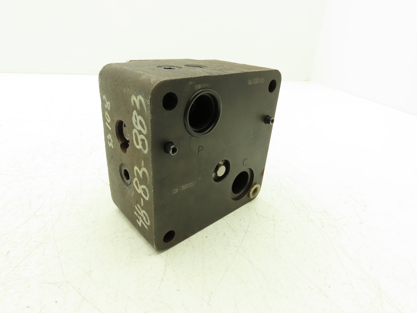 Vickers FG 03 28 22 Hydraulic Flow Control Valve Eaton Keyed- Key Missing