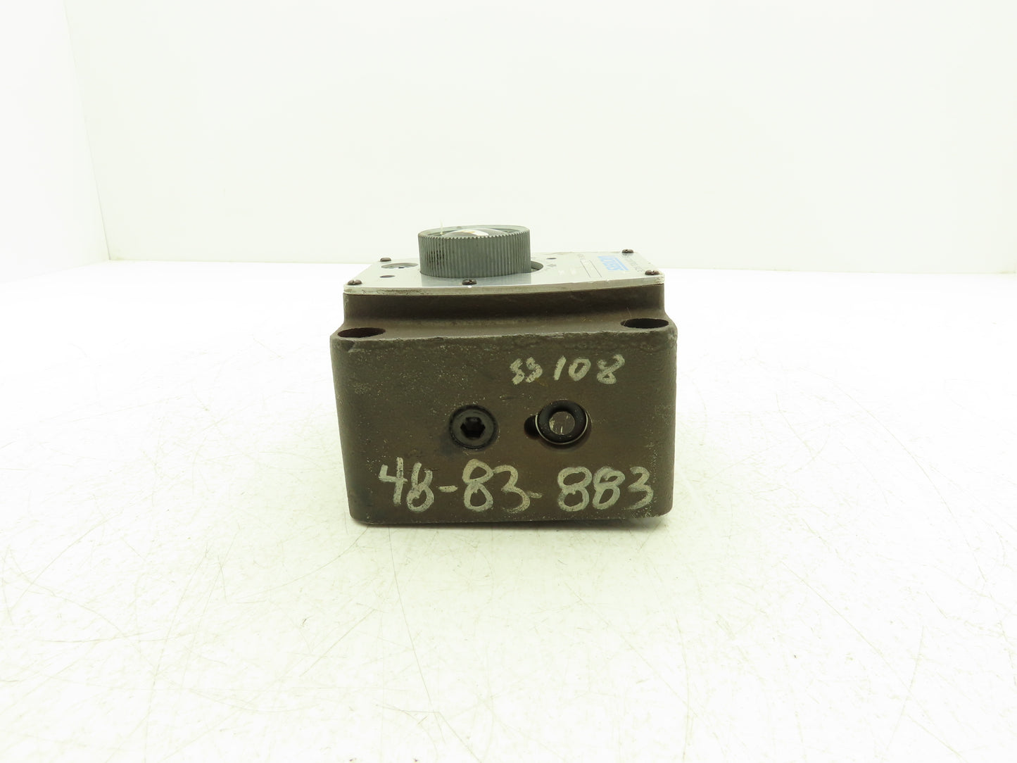 Vickers FG 03 28 22 Hydraulic Flow Control Valve Eaton Keyed- Key Missing