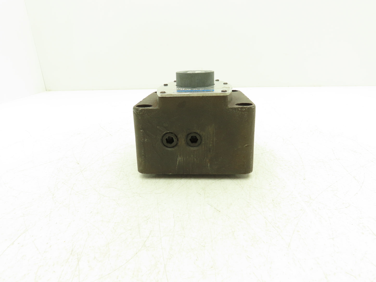 Vickers FG 03 28 22 Hydraulic Flow Control Valve Eaton Keyed- Key Missing