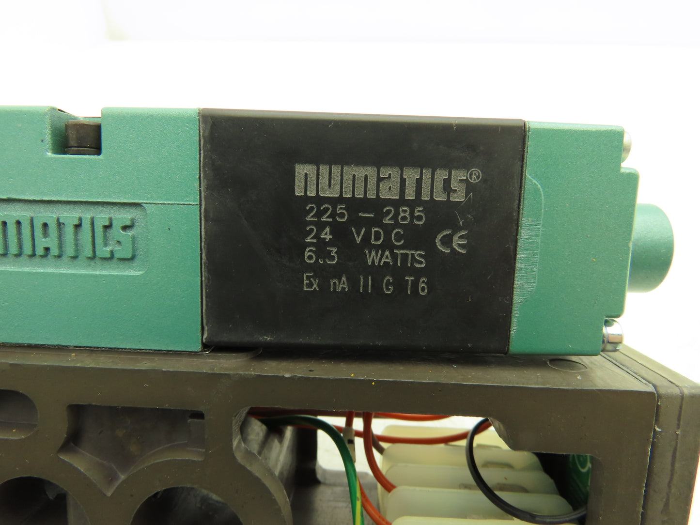 Numatics 082SS415M019M61 Pneumatic Dual Solenoid Valve 2 Pos 4 Way 150 PSI 24VDC