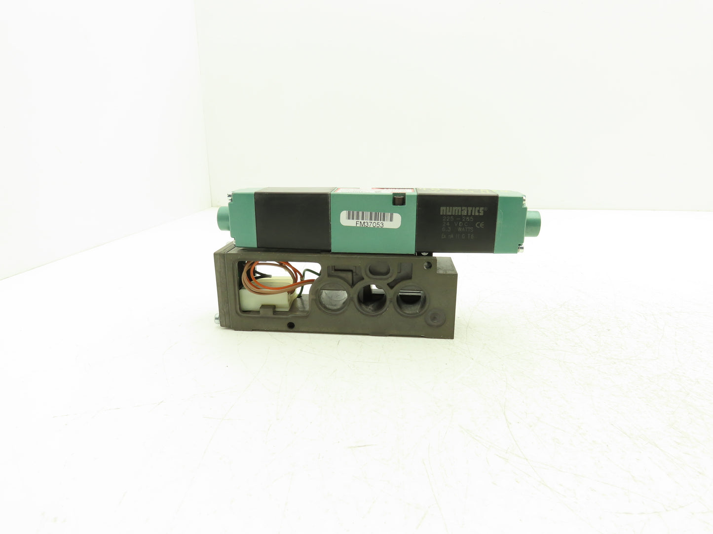 Numatics 082SS415M019M61 Pneumatic Dual Solenoid Valve 2 Pos 4 Way 150 PSI 24VDC