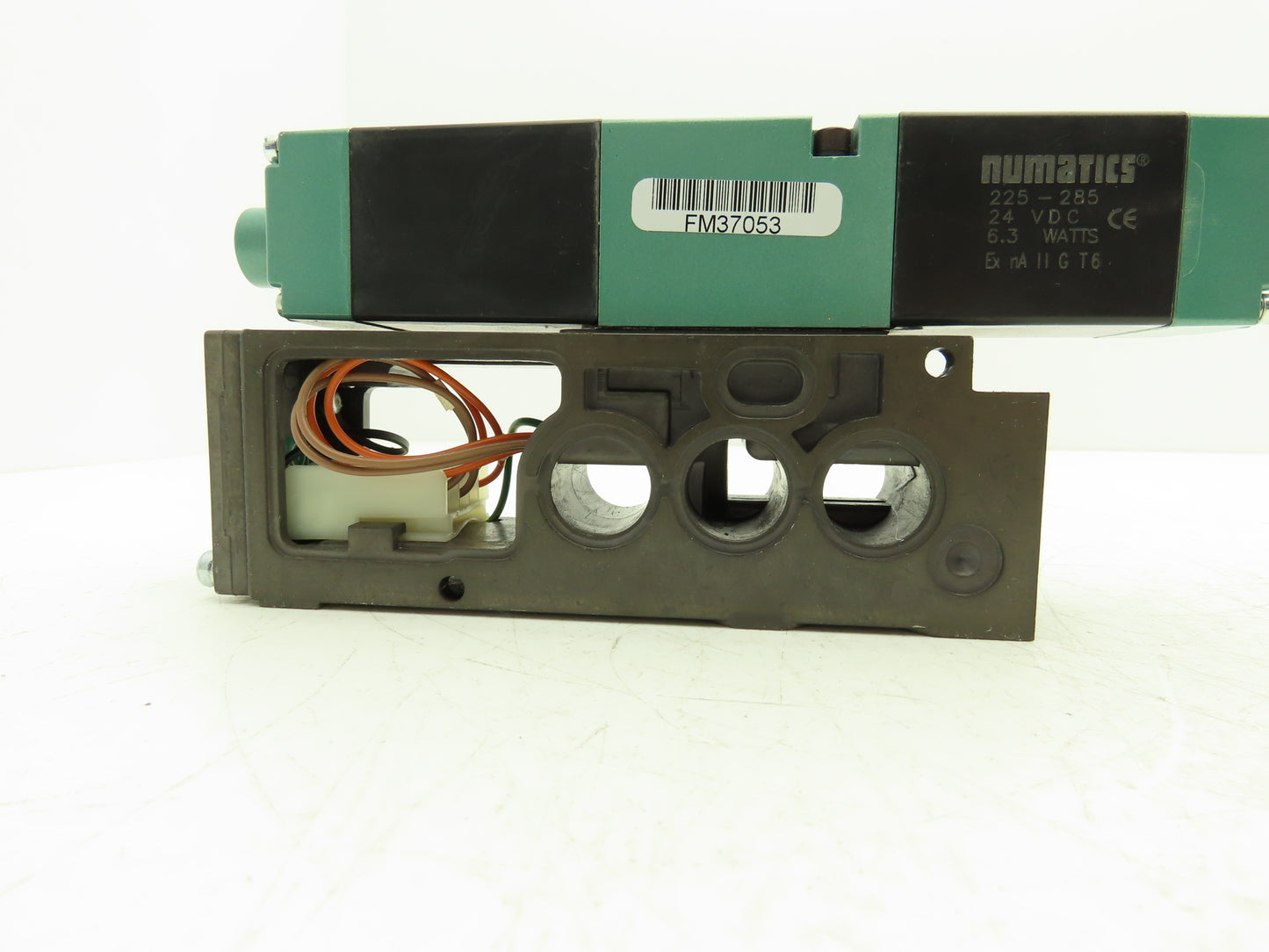 Numatics 082SS415M019M61 Pneumatic Dual Solenoid Valve 2 Pos 4 Way 150 PSI 24VDC
