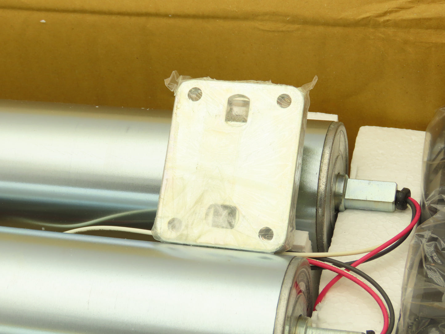 Weston 2RS-570-7-300 Motorized Conveyor Roller 57mm x 300mm 200V 3PH  Lot of 4