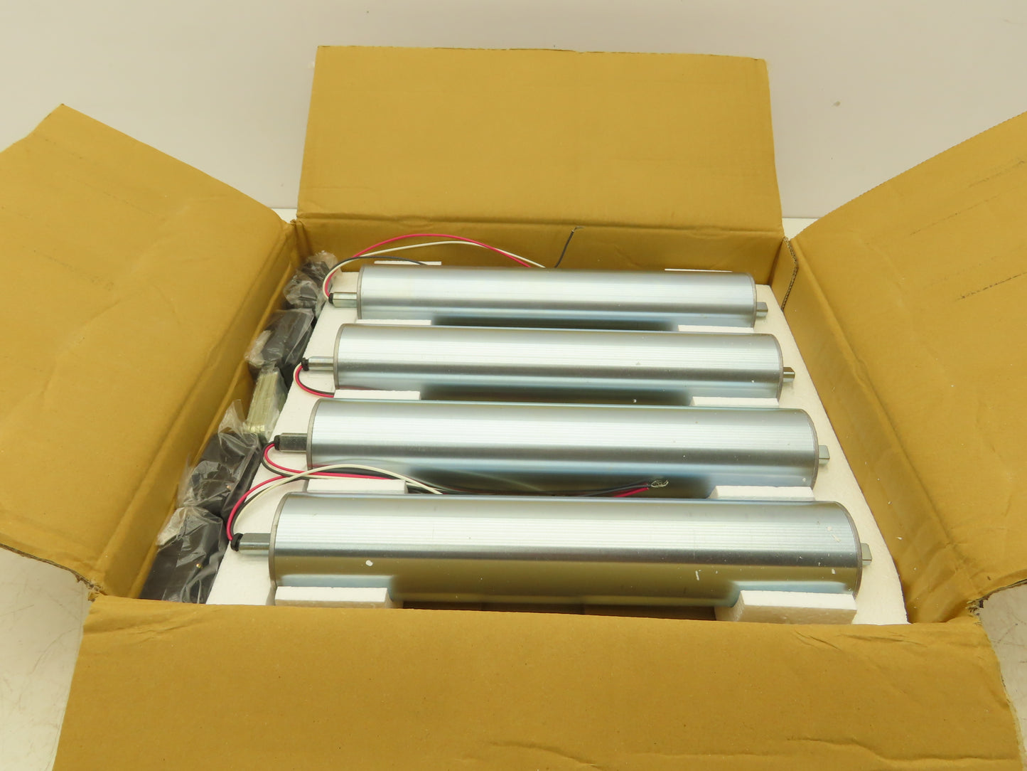 Weston 2RS-570-7-300 Motorized Conveyor Roller 57mm x 300mm 200V 3PH  Lot of 4