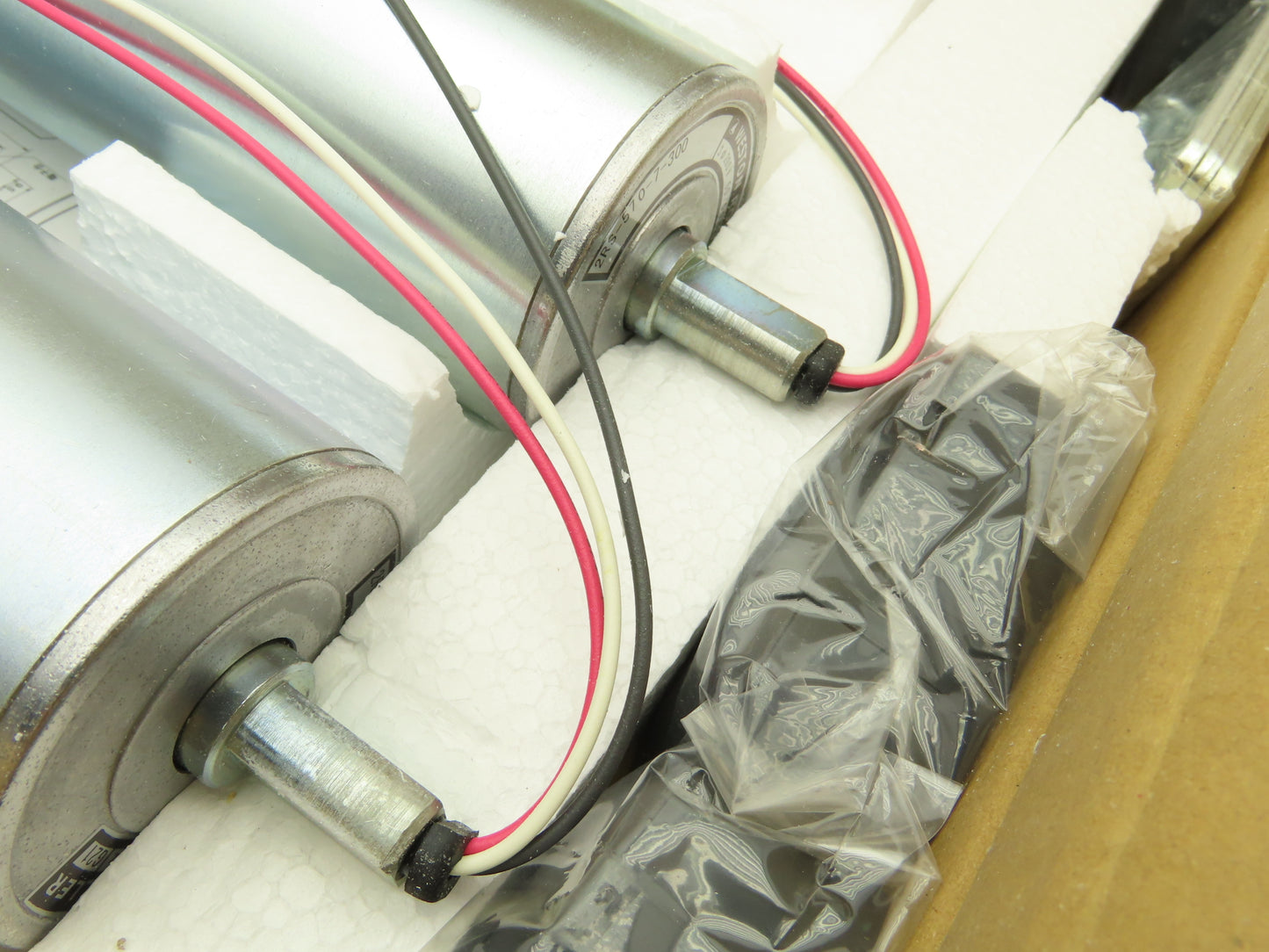 Weston 2RS-570-7-300 Motorized Conveyor Roller 57mm x 300mm 200V 3PH  Lot of 3