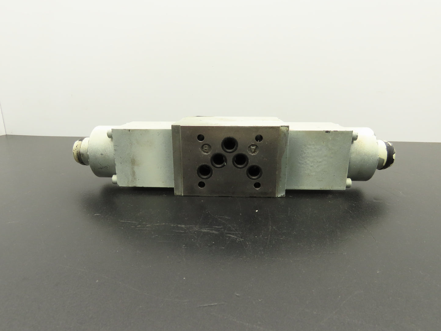 Mannesmann Rexroth 4WRA 10 W40-12/24NZ4/M-993-X Hydraulic Solenoid Valve 24VDC