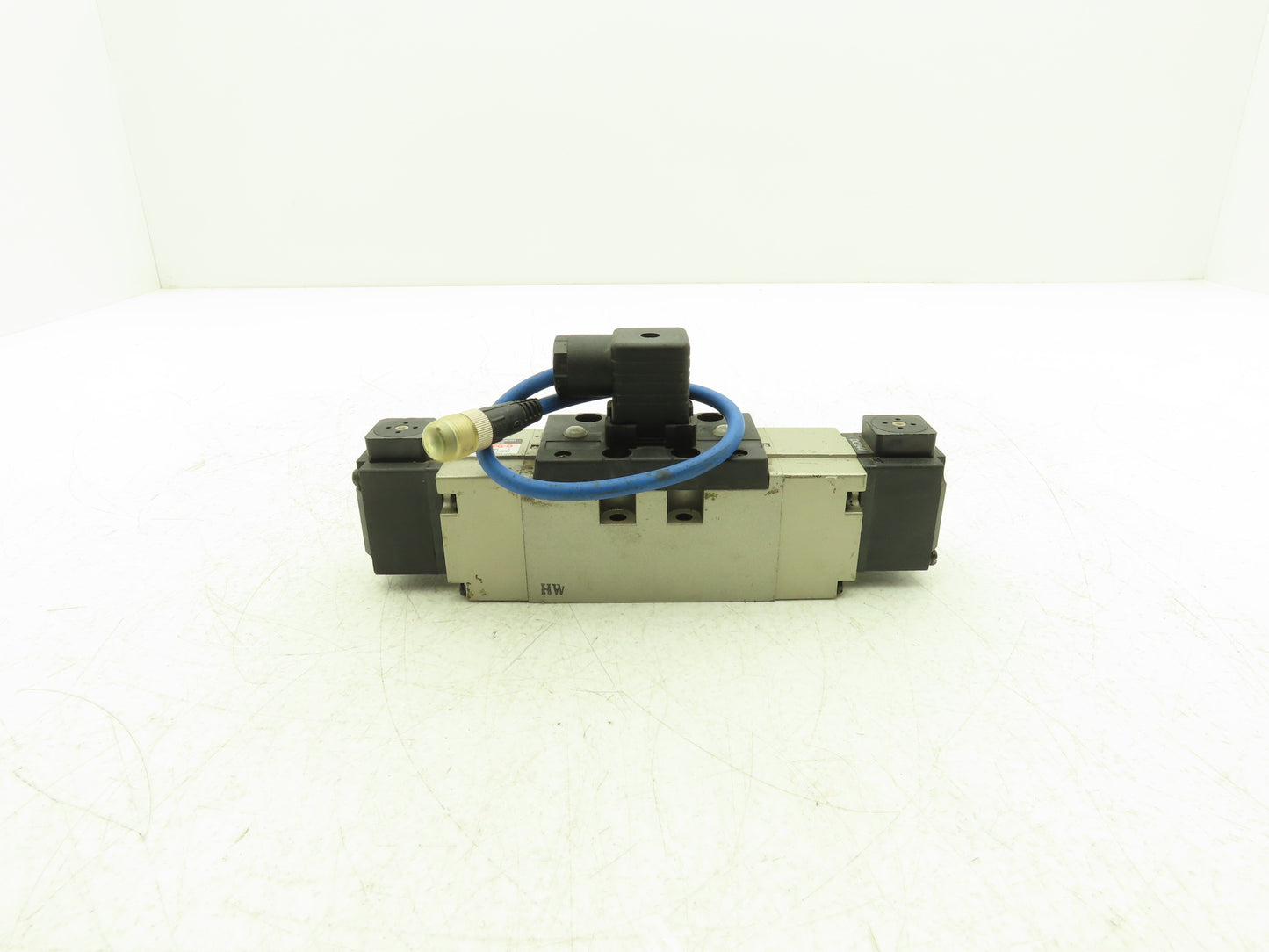 SMC VPN-8-FG-D Pneumatic Air Dual Solenoid Valve 110V