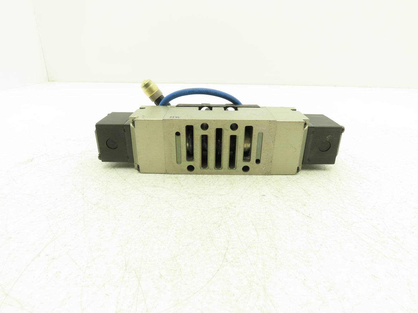 SMC VPN-8-FG-D Pneumatic Air Dual Solenoid Valve 110V