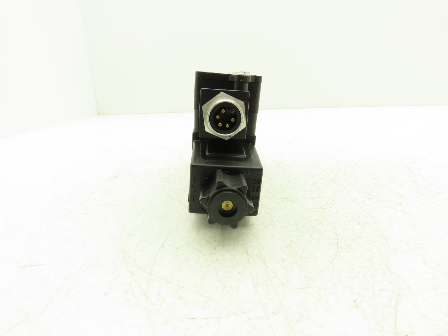 Parker D1VW11C56YF 70 Hydraulic Solenoid Valve 3-Pos 120VAC 5000 PSI Series D1VW