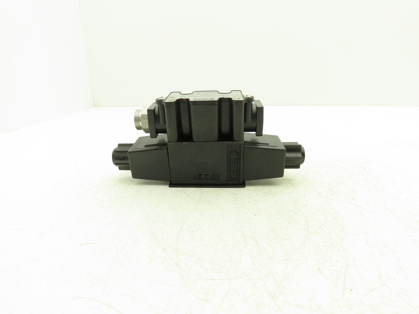 Parker D1VW11C56YF 70 Hydraulic Solenoid Valve 3-Pos 120VAC 5000 PSI Series D1VW