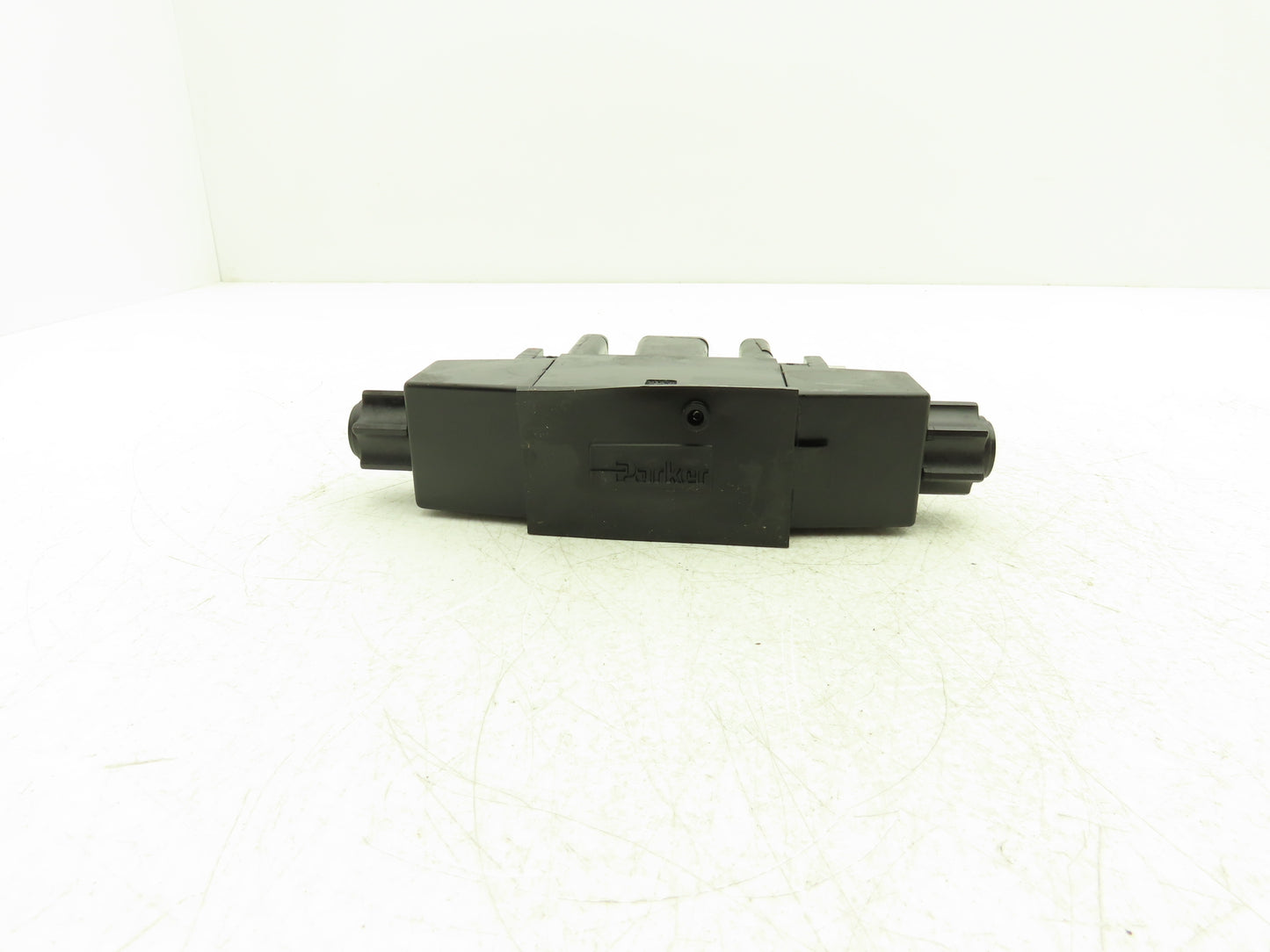 Parker D1VW11C56YF 70 Hydraulic Solenoid Valve 3-Pos 120VAC 5000 PSI Series D1VW