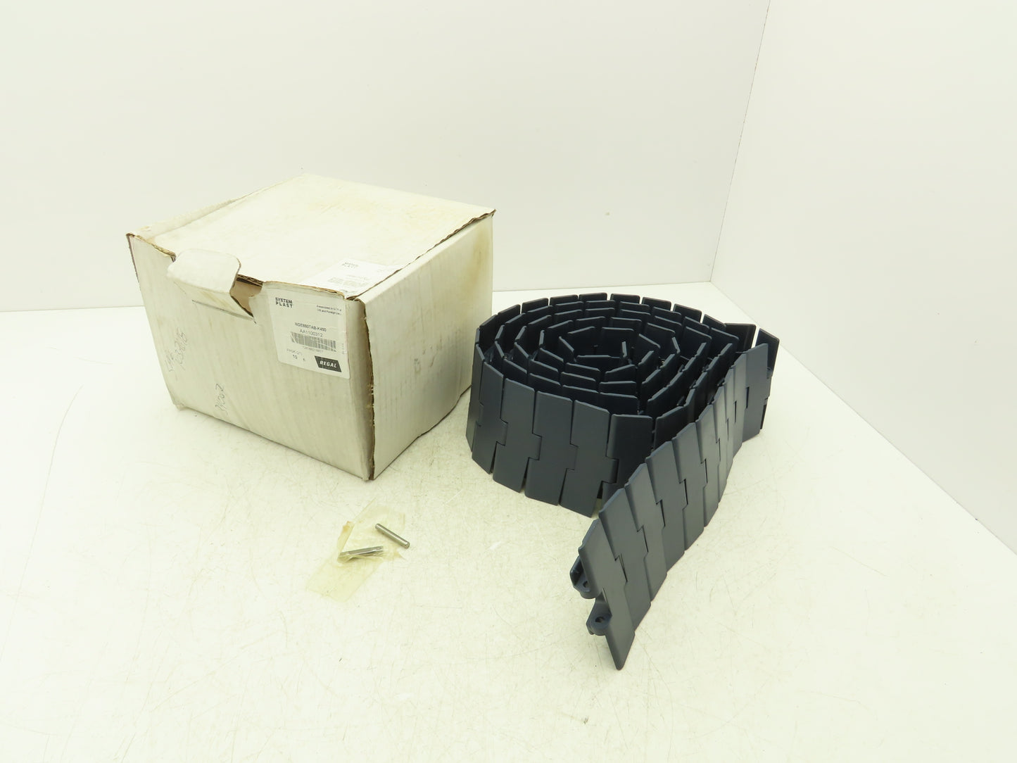 System Plast NGE880TAB-K450 TableTop Conveyor Chain 4.5"x 10Ft Side-Flexing Blue