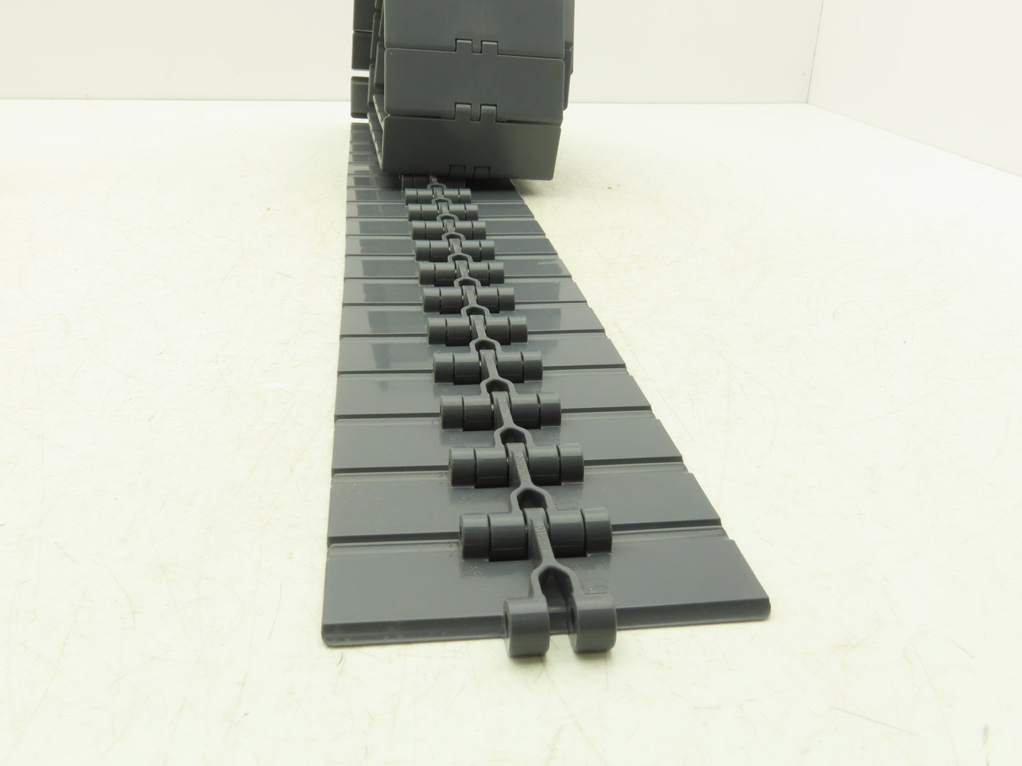 Rexnord CR820-4.5 TableTop Conveyor Chain 4.5"x 10Ft Straight Running Gray