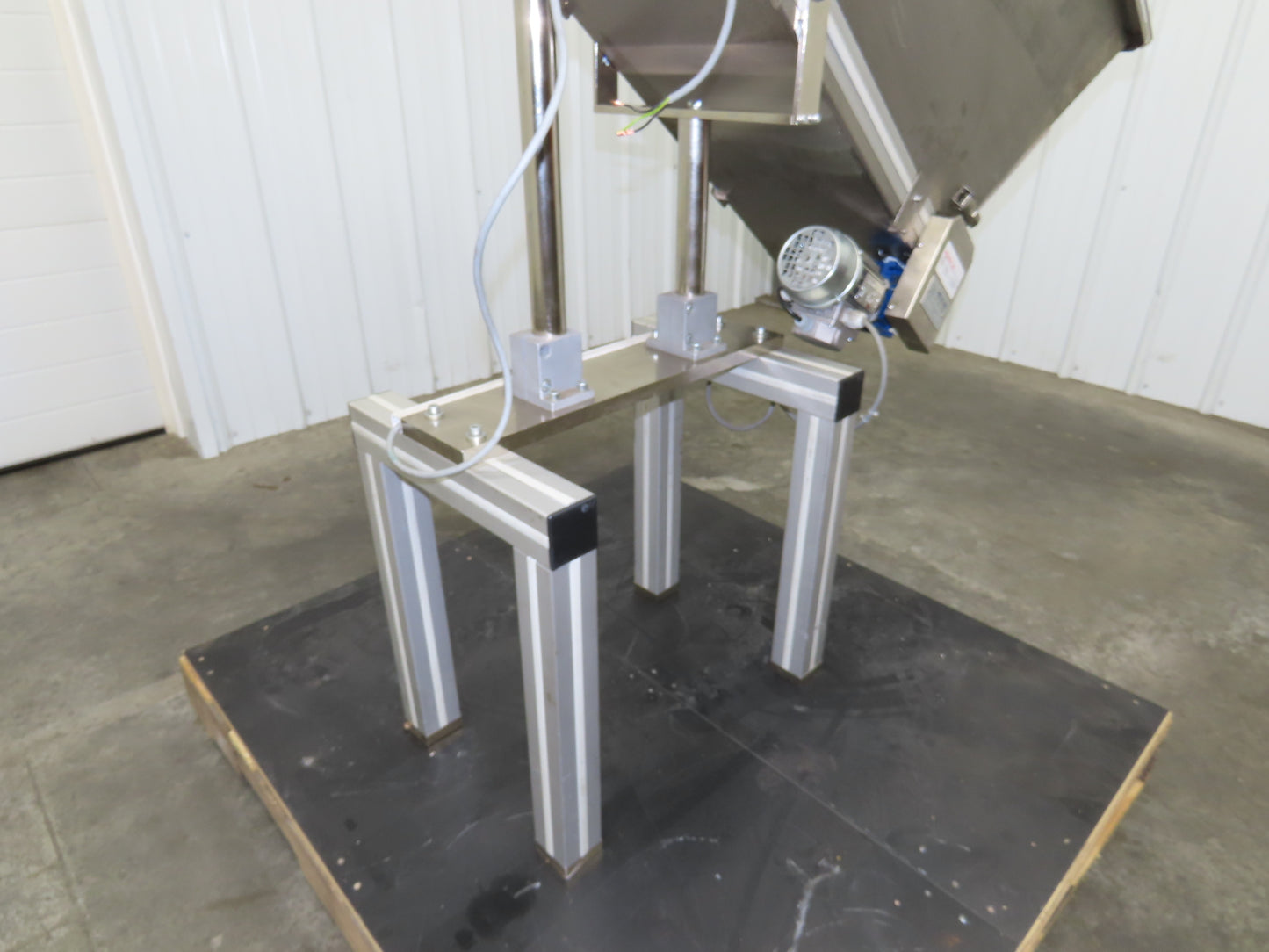 Helatec Held AG Stainless Incline Feed Conveyor 300mm Cleated Belt 64"L 230V 1PH