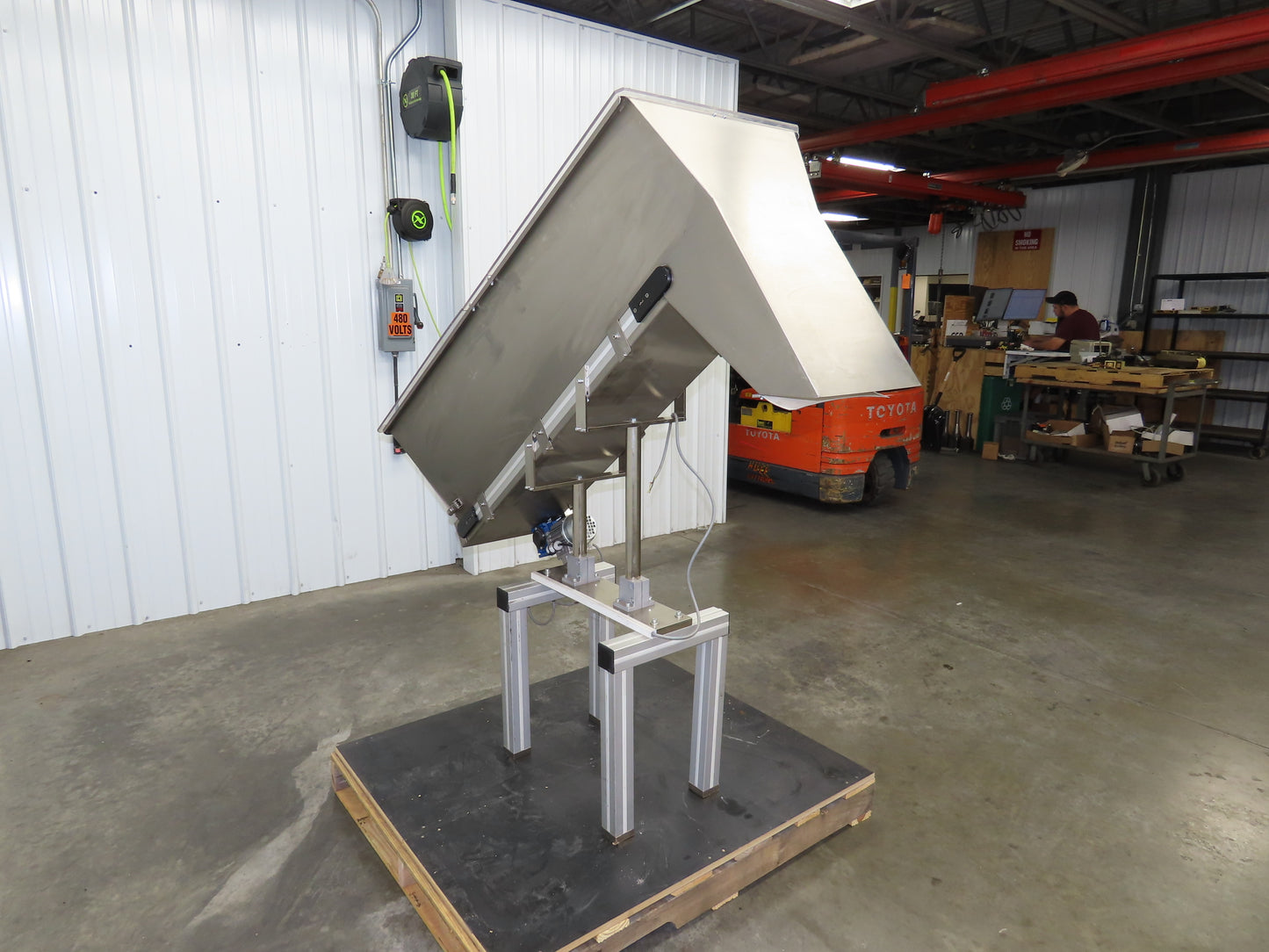 Helatec Held AG Stainless Incline Feed Conveyor 300mm Cleated Belt 64"L 230V 1PH